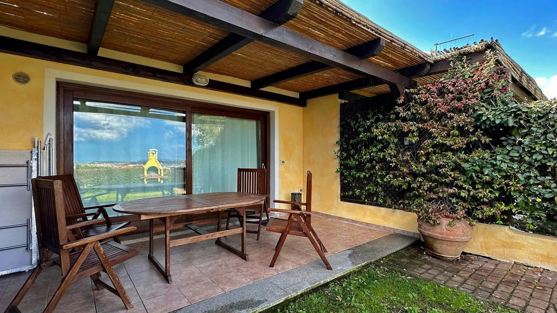 פאלאו Spiaggia A 5 Minuti, Giardino E Vista Mare - Due Splendide Villette Indipendenti 0*,  איטליה